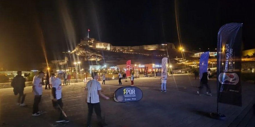 Kars Bedesten’de Badminton Coşkusu