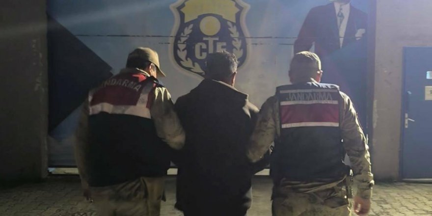 Kars'ta Dolandırıcılıktan Aranan Şahıs Yakalandı