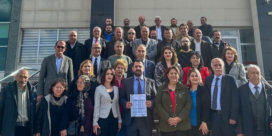 Kars CHP İl Başkanı Onur Uludaşdemir Mazbatasını Aldı