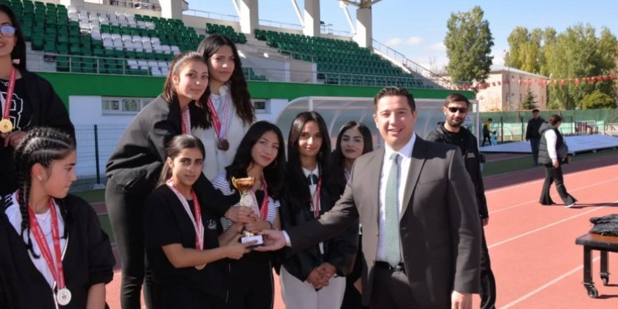 Okul Sporları Atletizm Yarışları Kars’ta Tamamlandı