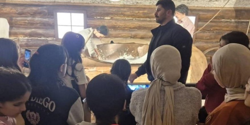 Kars'ta Tarihi Yerlere Kültürel Gezi Düzenlendi