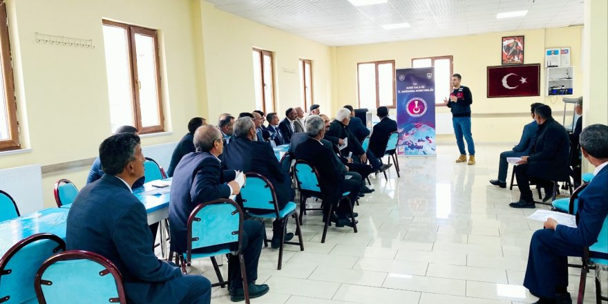 Kars Jandarmasından Muhtarlara Siber Güvenlik Seferberliği