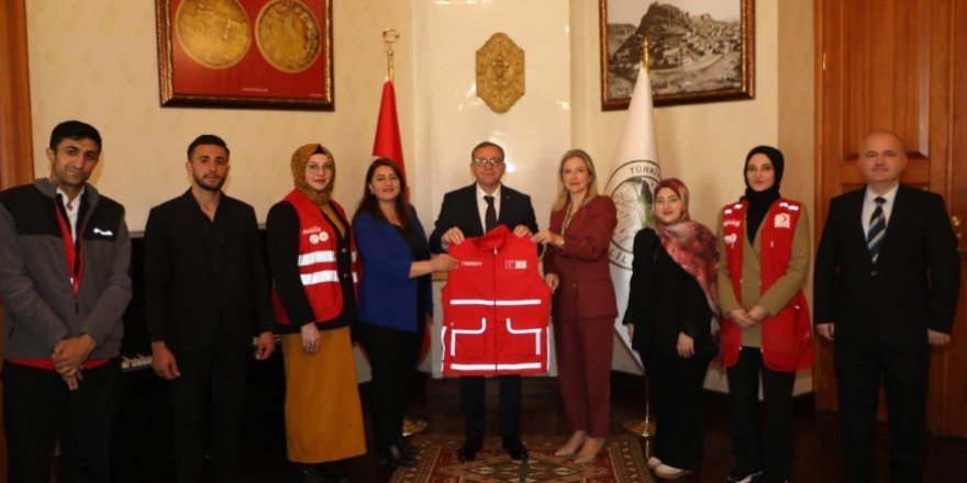 Vali Ziya Polat’tan Kızılay Haftası’nda Anlamlı Kabul