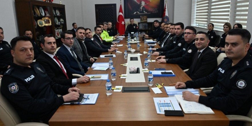 Kars Emniyetinde Güvenlik Önlemleri Masaya Yatırıldı