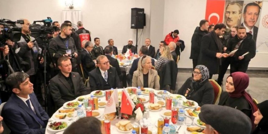 Sarıkamış Şehitleri 111. Yılında Şehit ve Gaziler Onuruna Yemek Verildi