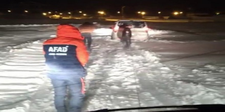 Kars'ta Kar Esareti: Ekipler Zamanla Yarıştı