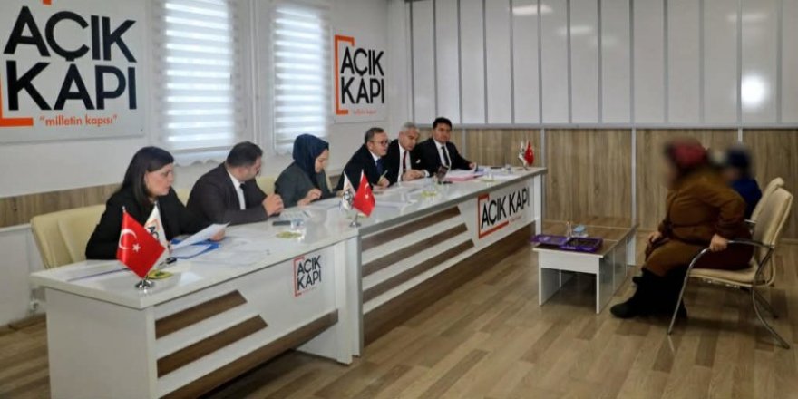 Vali Polat, Halk Günü'nde vatandaşların sorun ve taleplerini dinledi