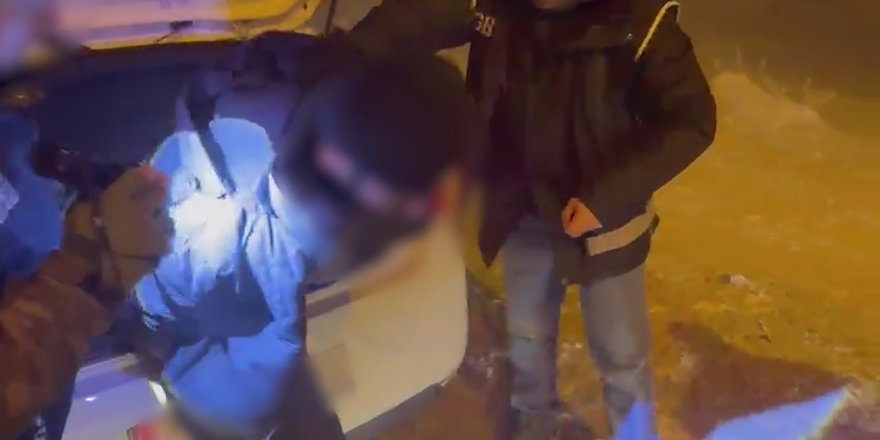 Otomobilden göçmen çıktı