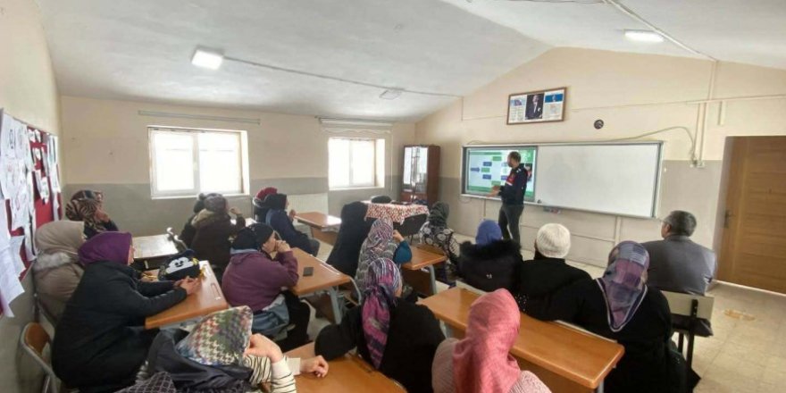 Kars’ta “En İyi Narkotik Polisi Anne” Eğitimi Gerçekleştirildi