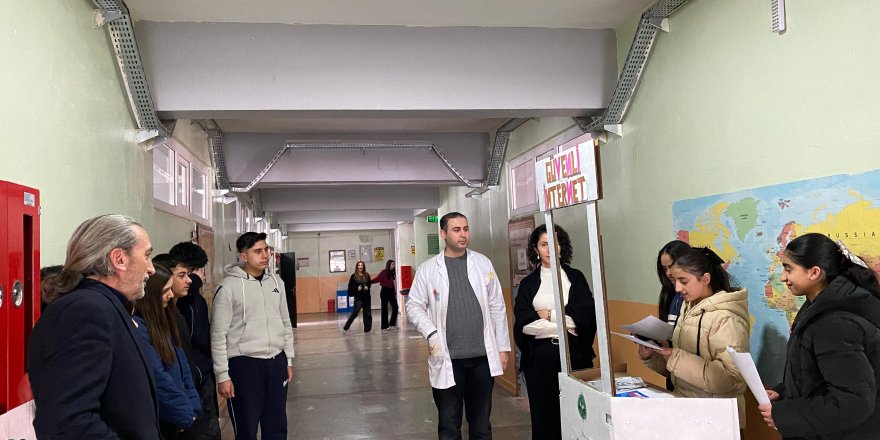 Kars'ta Güvenli İnternet Günü etkinliği düzenlendi