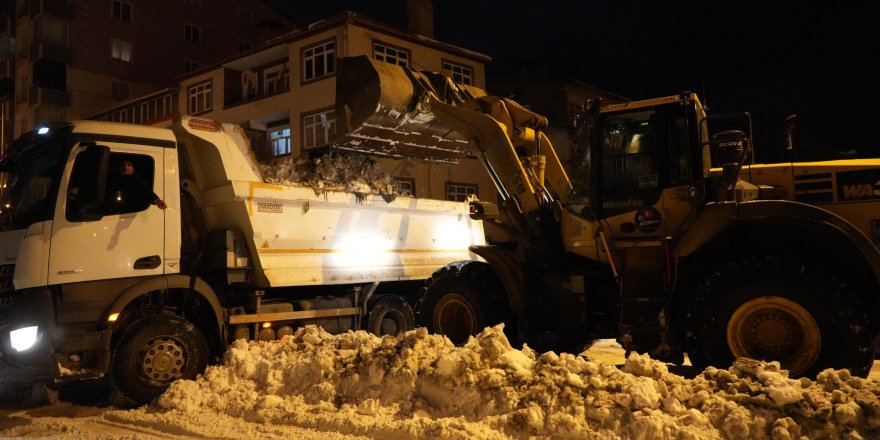 Ana Arterlerden Mahalle Aralarına Yoğun Mesai