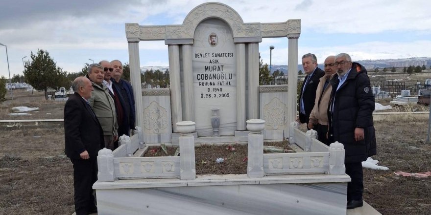 İYİ Parti İl Teşkilatı, Aşık Murat Çobanoğlu’nu kabri başında andı