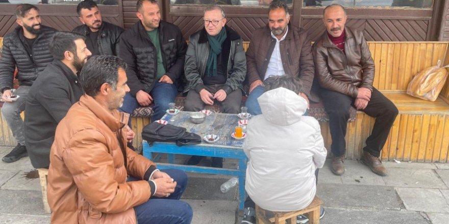 Kars’ta Sıcak Çay Eşliğinde Samimi Buluşma