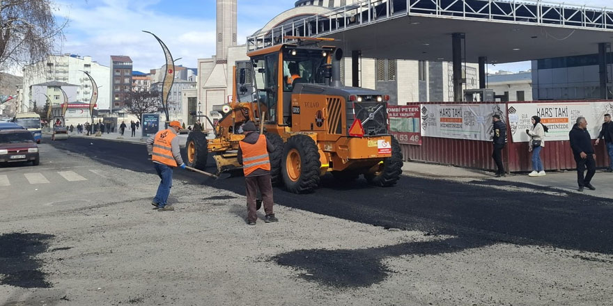 Milletvekili Çalkın: “Kars’ımızda yolların yapımına başladık”