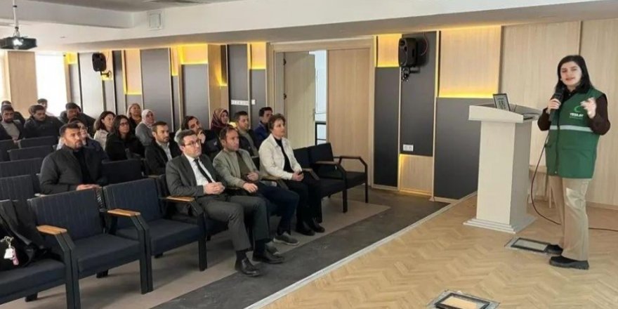 Yeşilay Kars Şubesinden farkındalık eğitimi düzenlendi