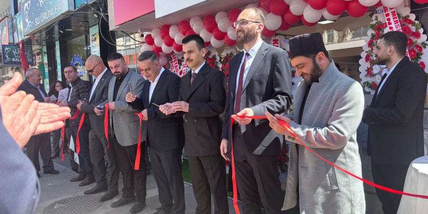 Kars'ta Harakani Eczanesi açıldı