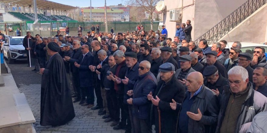 Kars’ta hayatını kaybedenler için gıyabi cenaze namazı kılındı