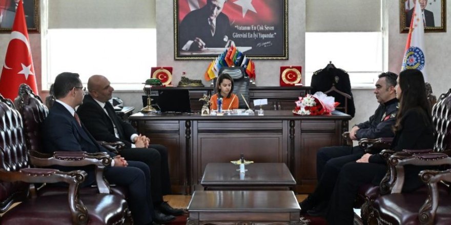 Kars’ta 23 Nisan Coşkusu: Minik Kardelen Makamı Devraldı