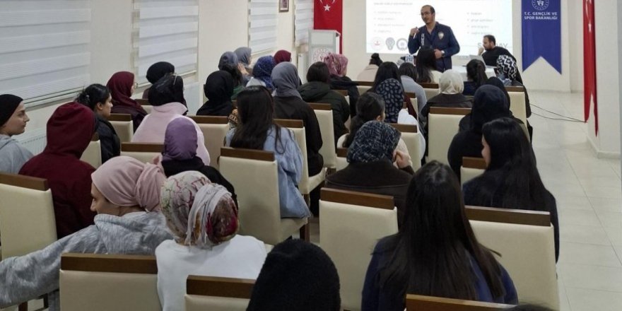 Kars’ta Öğrencilere Siber Güvenlik Eğitimi Verildi