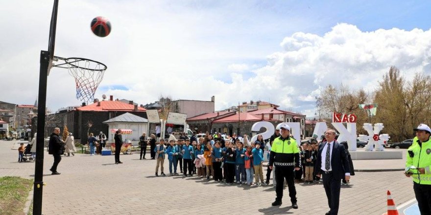 Vali Ziya Polat Trafik Haftası Etkinliklerine Katıldı