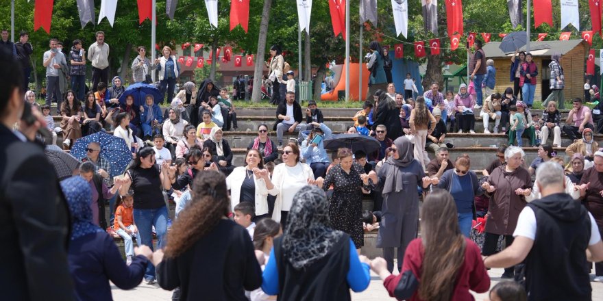 KARS’TA YAZA MERHABA ŞENLİĞİ YOĞUN KATILIMLA GERÇEKLEŞTİRİLDİ