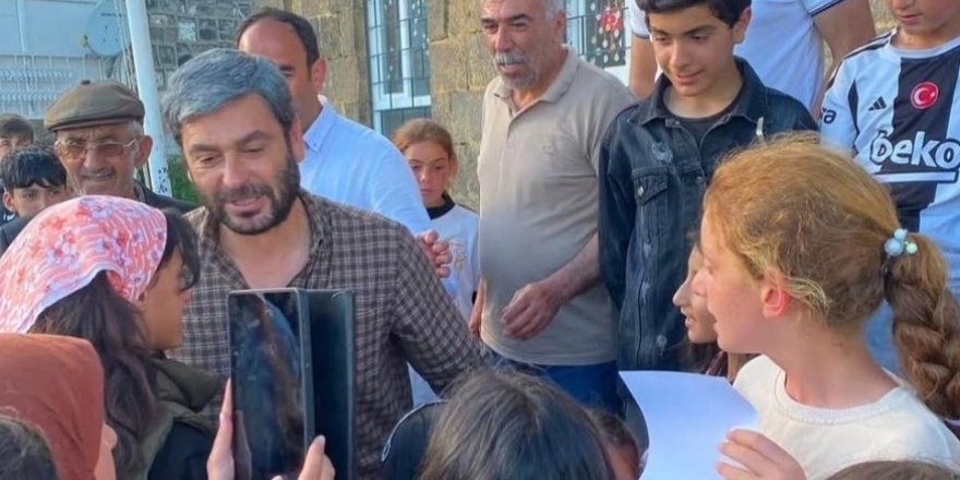Ozan Akbaba’dan memleketine duygulandıran anlamlı bir ziyaret