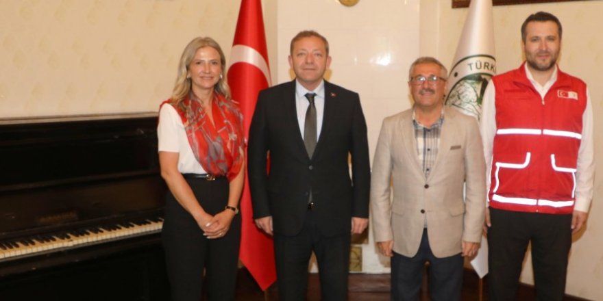 Kars Valisi Ziya Polat, Kızılay Heyetini Ağırladı