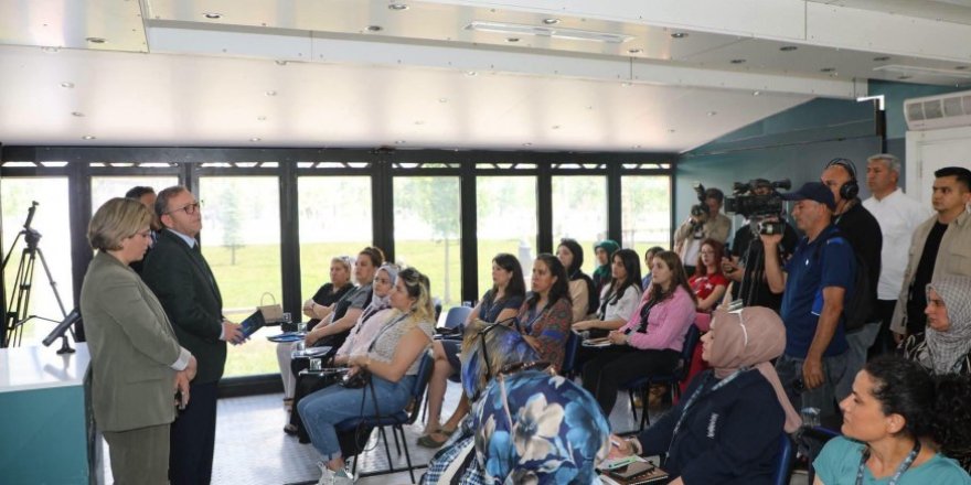 Kars'ta Kadın Girişimciliğine Güçlü Destek: Vali Ziya Polat "Yükselen Kadınlar" Programına Katıldı