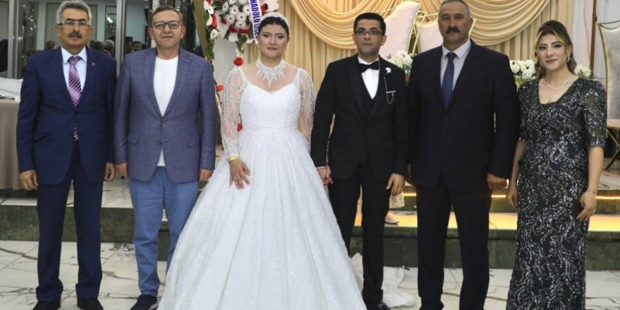 Kars Valisi Ziya Polat, Yardımcıel Ailesinin Mutluluğuna Ortak Oldu