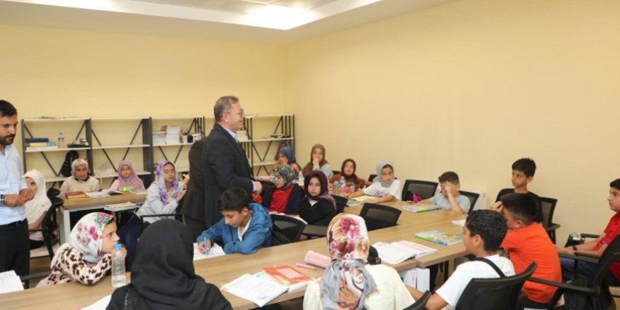 Kars Valisi Ziya Polat, Yaz Kur'an Kursu Öğrencileriyle Buluştu