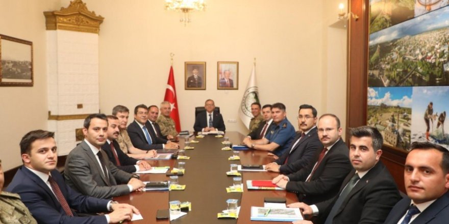 Kars'ta İl Güvenlik ve Asayiş Toplantısı Gerçekleştirildi