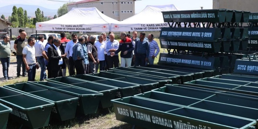 Kars'ta Hayvan İçme Suyu Sıvatlarının Dağıtımına Başlandı