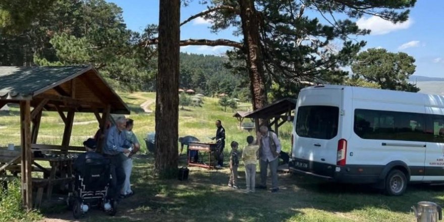 Huzurevi Sakinleri Tabiat Parkı’nda Doğayla Buluştu