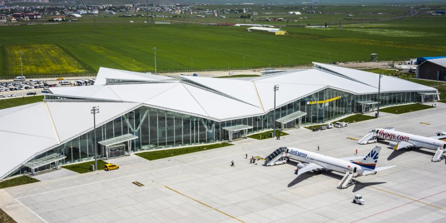 Kars Harakani Havalimanı'nda 50 bin 637 yolcuya hizmet verildi