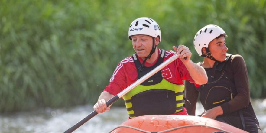 Vali Ziya Polat, Akyaka Kanyonu'ndaki Rafting Heyecanına Katıldı