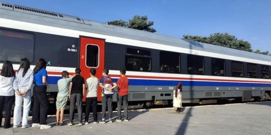 Çocuklar Kars-Akyaka Treniyle Doğayla Buluştu