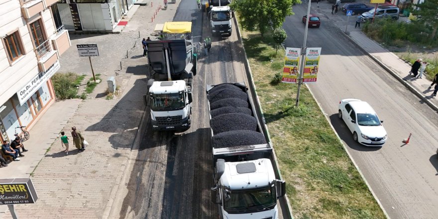 Kars Belediyesi Asfalt çalışmalarna start verdi