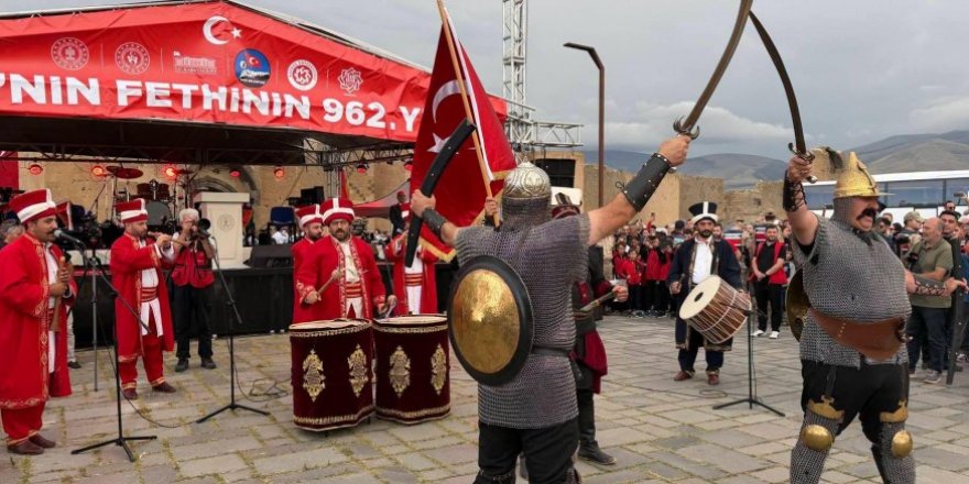 Ani’nin Fethi'nin 962. yılı coşkuyla ve özel gösterilerle kutlandı