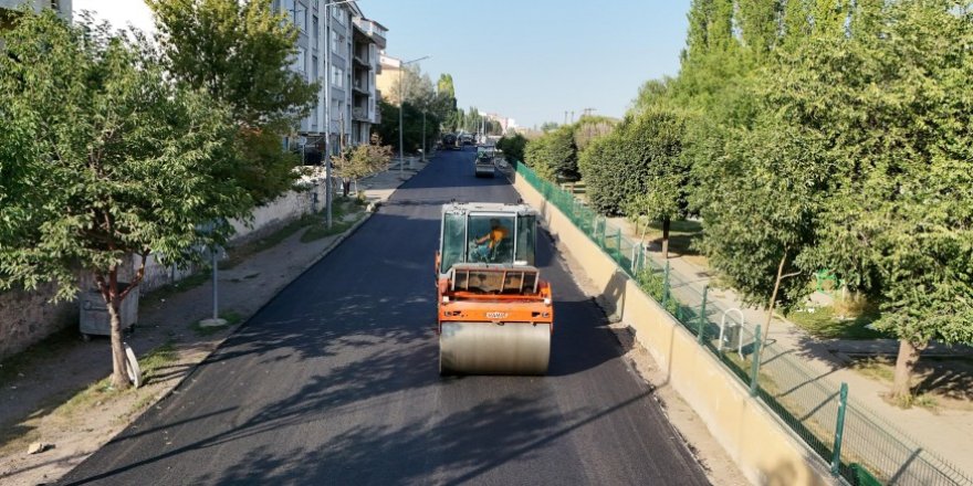 Kars Belediyesinin Yol Çalışmaları Hız Kesmeden Sürüyor