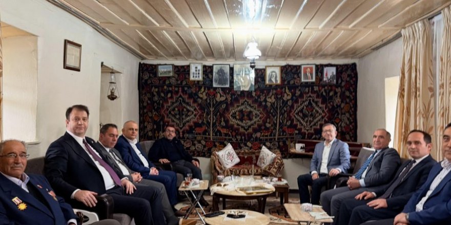 Kars protokolü, CHP Milletvekili İnan Akgün Alp’in köyünde buluştu