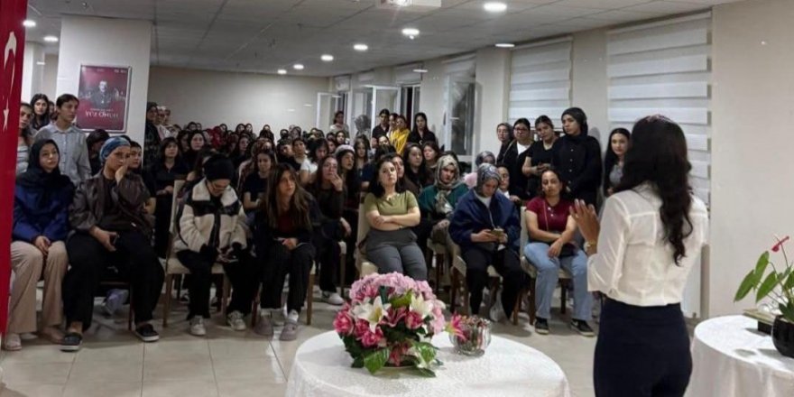 Kars Âşık Şeref Taşlıova Yurdu’nda Öğrencilere Sıcak Karşılama