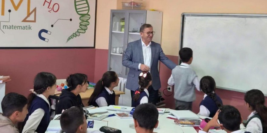 Vali Ziya Polat, Türkmeşen Köyü Okulunu Ziyaret Etti