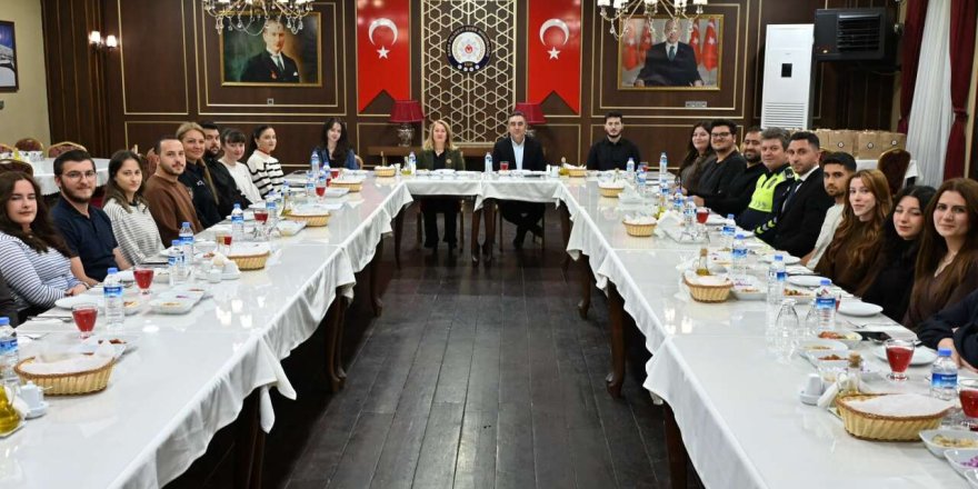 Emniyet Müdürü Tombul Üniversiteli Gençlerle Buluştu
