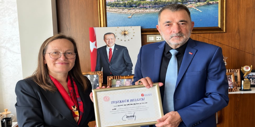 Vergi Rekortmenleri Arasında Yer Alan Turgut Torunoğulları’na Teşekkür Plaketi