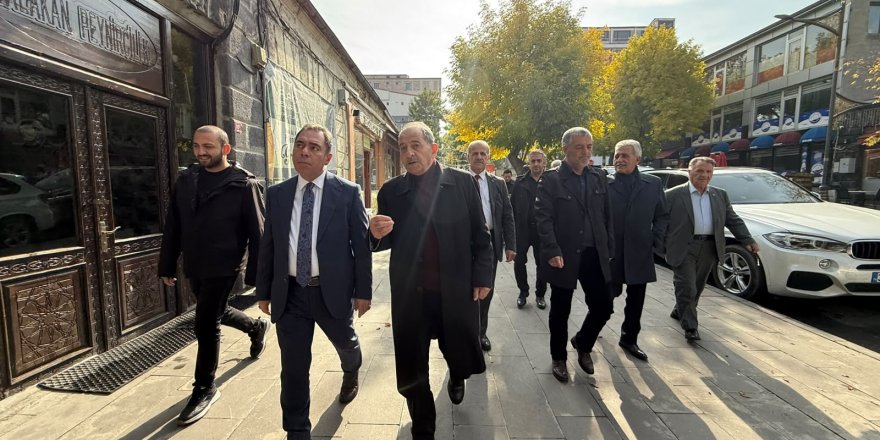 KARS BELEDİYESİNDEN KALDIRIM İŞGALLERİNE KARŞI GENİŞ KAPSAMLI BİLGİLENDİRME ÇALIŞMASI