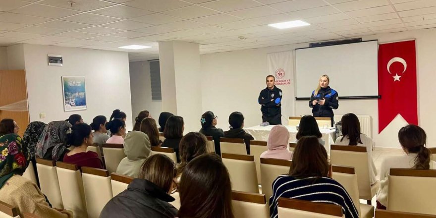 Kars polisinden öğrencilere KADES bilgilendirmesi