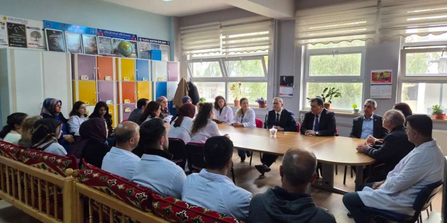 Kars Valisi Ziya Polat, öğretmenleri dinledi