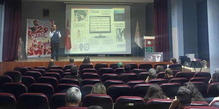Kars’ta öğretmenlere eğitim verildi