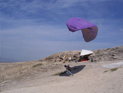 Yahni Dağı’nda yamaç paraşütü