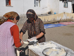 Kars’ta erişte kesimleri başladı